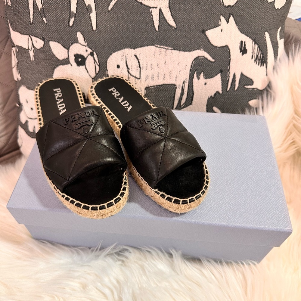 ‼️SOLD‼️PRADA Calzature Donna Quilted Leather Espadrille Slides